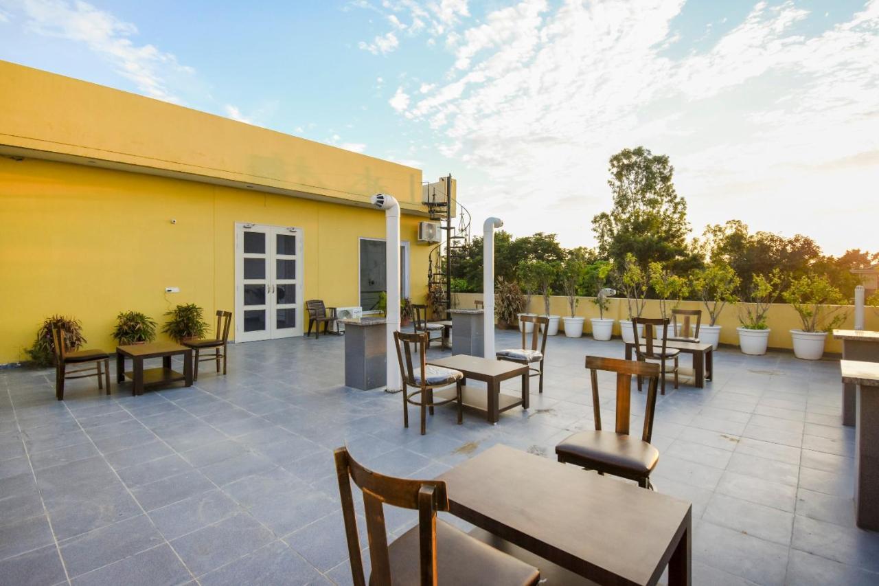 Hotel Oyo 75460 Sky High Residency Ludhiana Zewnętrze zdjęcie