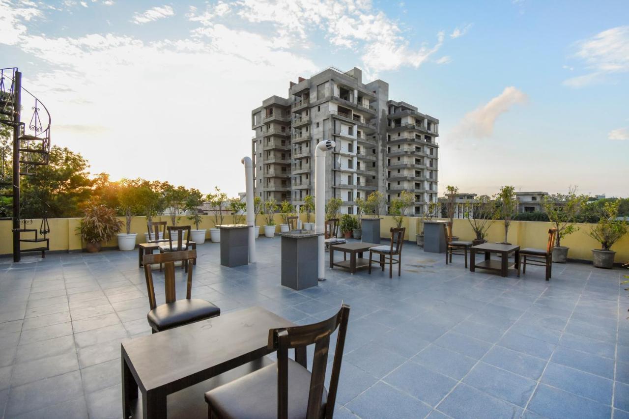 Hotel Oyo 75460 Sky High Residency Ludhiana Zewnętrze zdjęcie